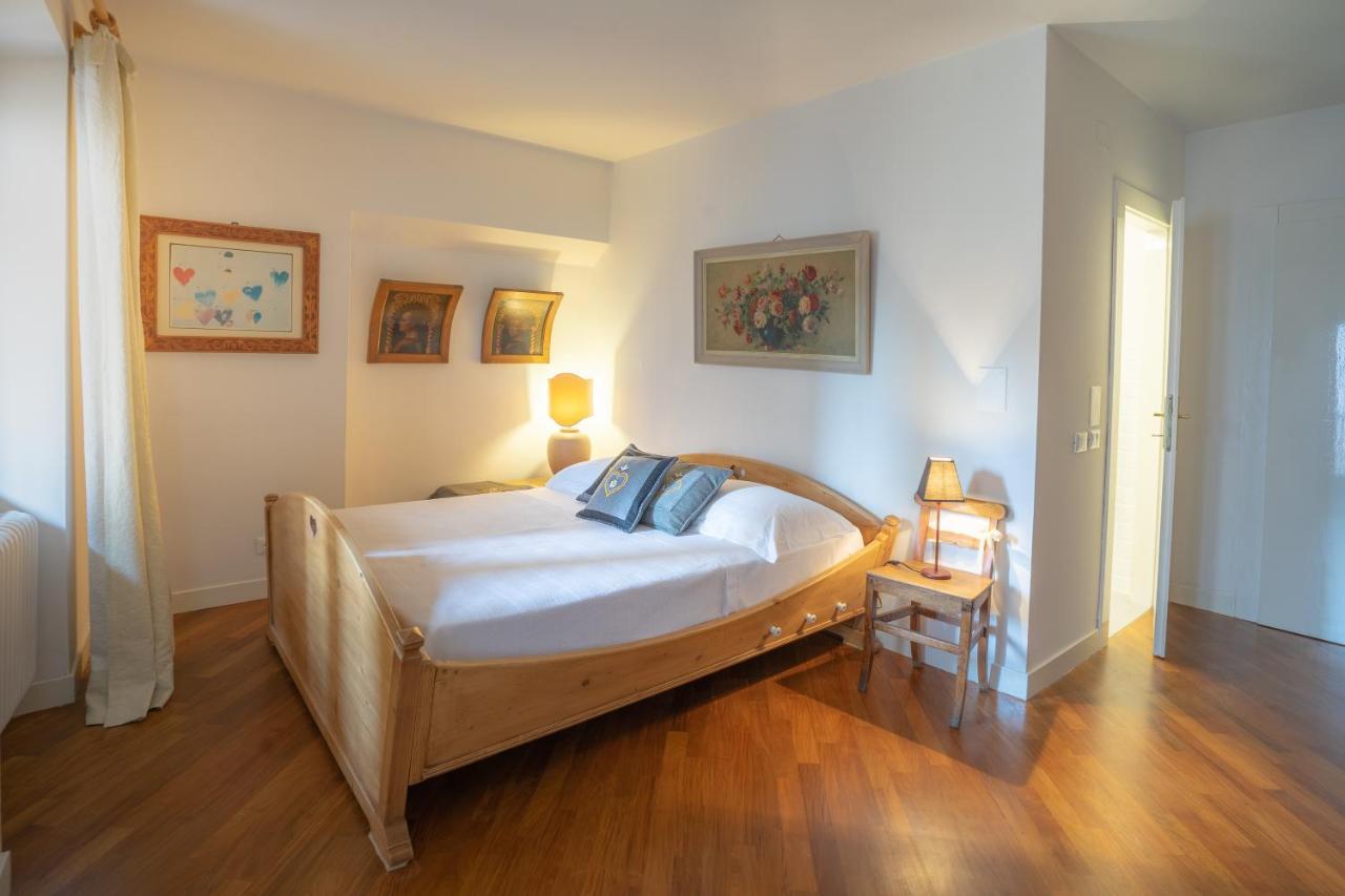 B&B S. Trinita 18 Suites & Rooms Τρέντο Εξωτερικό φωτογραφία