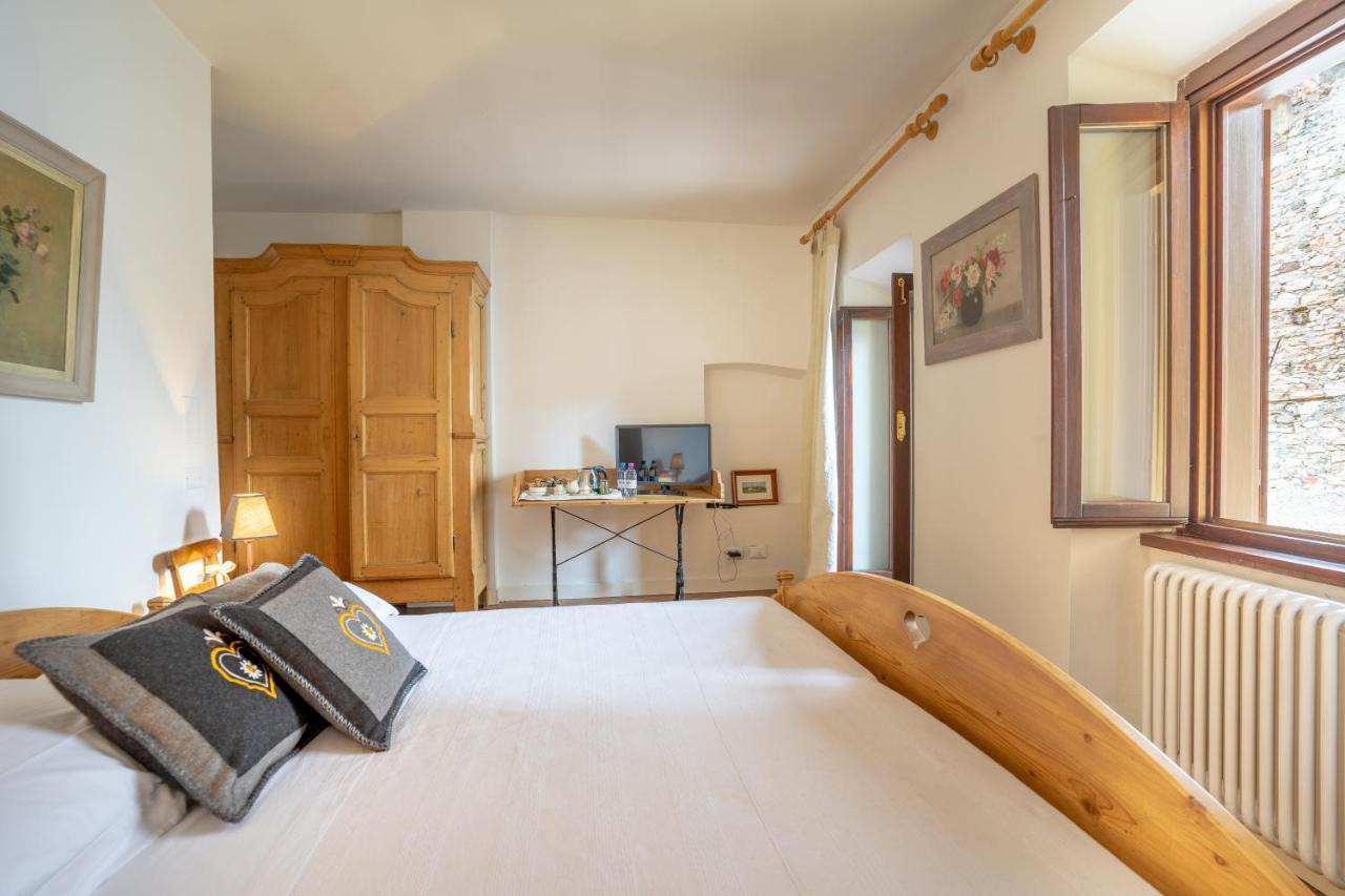 B&B S. Trinita 18 Suites & Rooms Τρέντο Εξωτερικό φωτογραφία