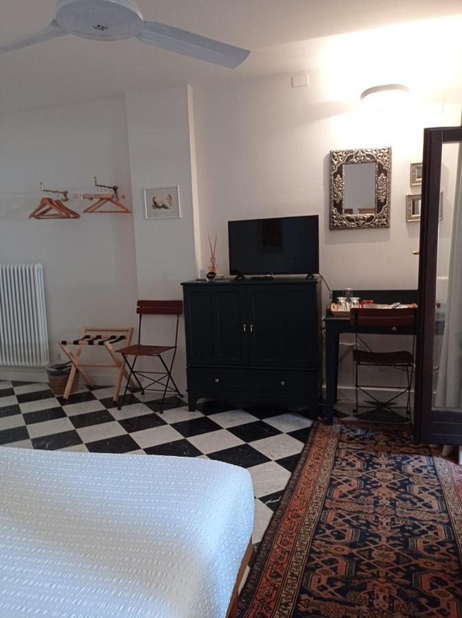 B&B S. Trinita 18 Suites & Rooms Τρέντο Εξωτερικό φωτογραφία